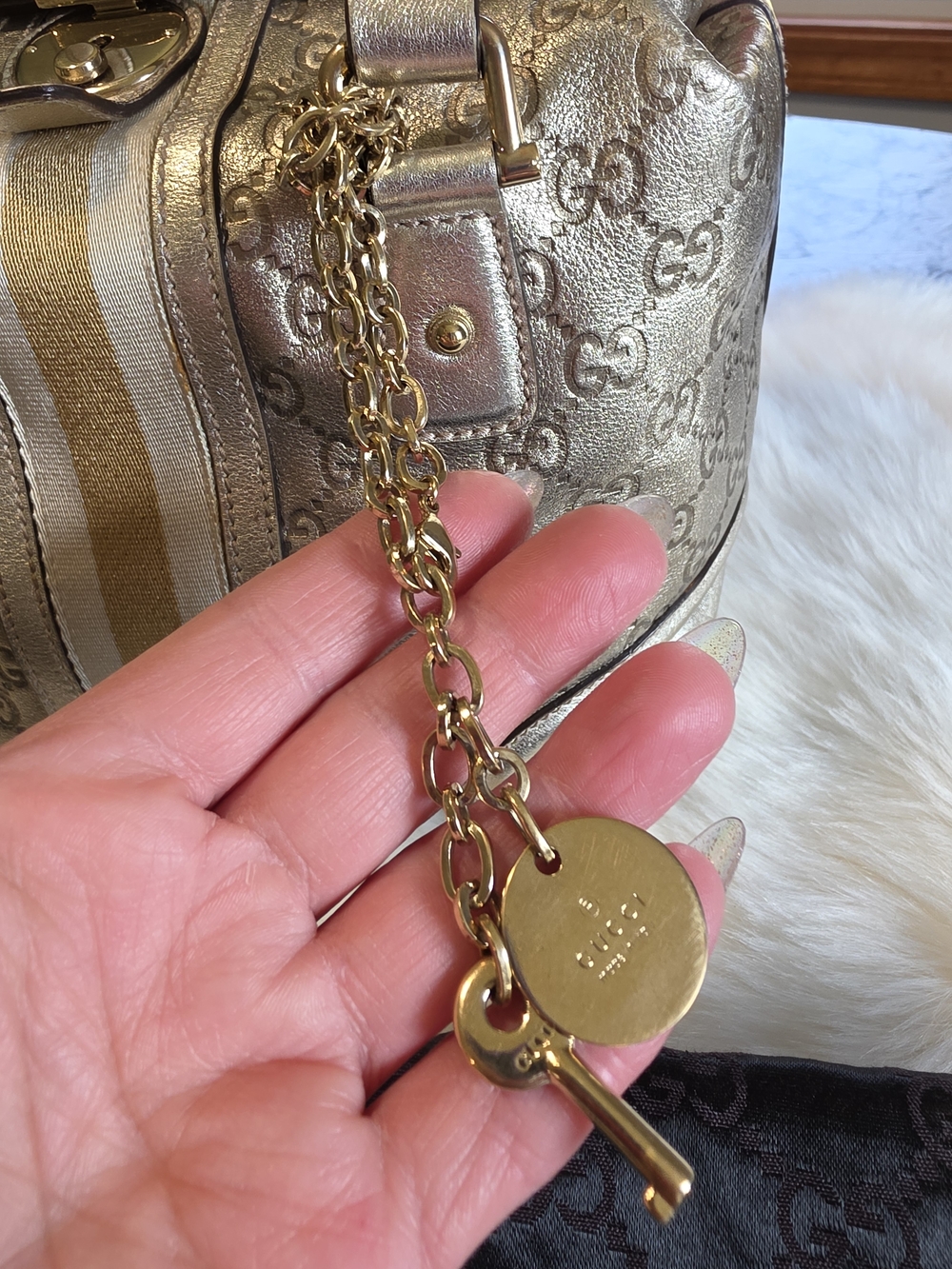 Gucci Treasure Metallic Gold Vintage Jaquard Guccismma Shoulder Bag - Picture 2 of 15